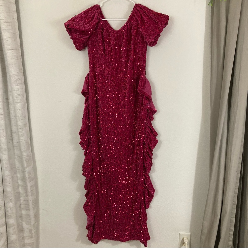 HOUSE OF S.D. PINK SEQUIN RUFFLE DRESS, NEW WITH TAGS LARGE